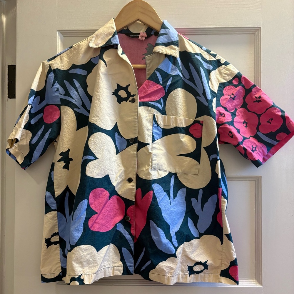 Marimekko Large Floral Short-Sleeve Button Shirt in Cream, Navy & Pink